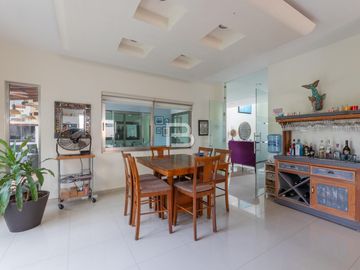 CASA EN VENTA CON ALBERCA EN CANCÚN