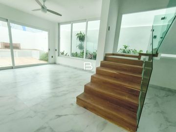 Casa en Fraccionamiento Vía Cumbres