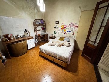 VENTA CASA 4 AMBIENTES EN VELEZ SARSFIELD TERRAZA
