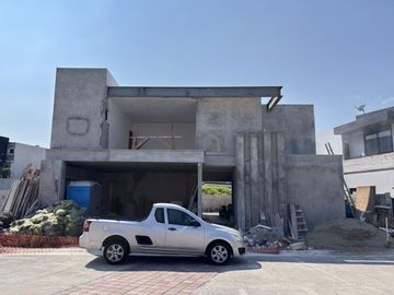 PUNTA TIBURON, Casa en VENTA con alberca y sala de TV