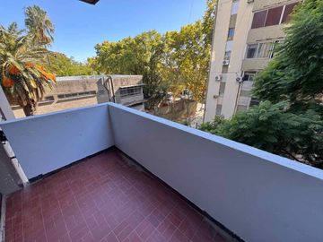VENTA DEPARTAMENTO 3 AMBIENTES FLORES BALCON