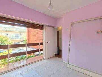 CASA 5 AMBIENTES CON PATIO COCHERA Y TERRAZA