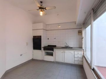 CASA 5 AMBIENTES CON PATIO COCHERA Y TERRAZA