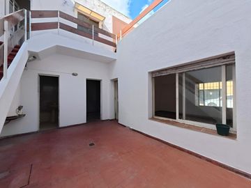 CASA 5 AMBIENTES CON PATIO COCHERA Y TERRAZA