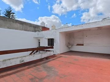 CASA 5 AMBIENTES CON PATIO COCHERA Y TERRAZA