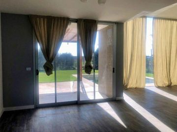 VENTA CASA 5 AMBIENTES PUERTOS DEL LAGO