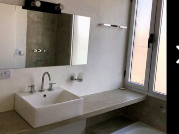 VENTA CASA 5 AMBIENTES PUERTOS DEL LAGO