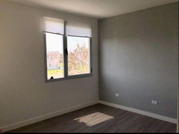 VENTA CASA 5 AMBIENTES PUERTOS DEL LAGO