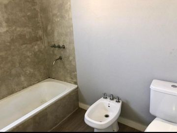 VENTA CASA 5 AMBIENTES PUERTOS DEL LAGO