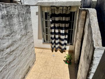 CASA 8 AMBIENTES RENTA ISIDRO CASANOVA