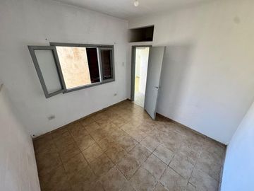 CASA 8 AMBIENTES RENTA ISIDRO CASANOVA