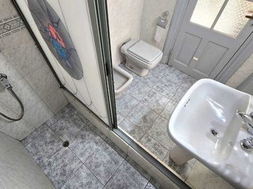 CASA VENTA 3 AMBIENTES MAS DEPENDECIA COCHERA