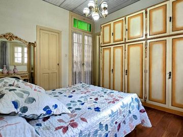 CASA VENTA 3 AMBIENTES MAS DEPENDECIA COCHERA