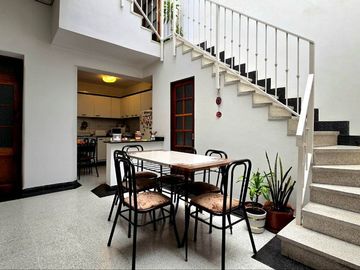 CASA VENTA 3 AMBIENTES MAS DEPENDECIA COCHERA