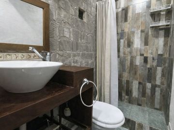 VENTA CASA 4 AMBIENTES MULTIFAMILIAR COCHERA