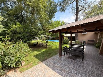 CASA QUINTA 4 AMBIENTES PILETA PATIO COCHERA