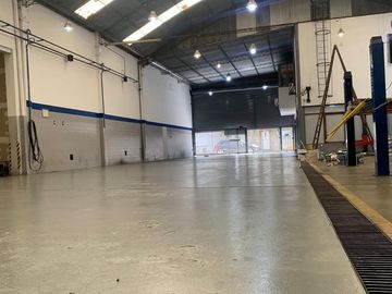 VENTA GALPON CON OFICINAS ZONA NORTE