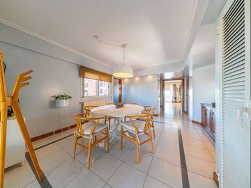 DUPLEX EN VENTA CON VISTA AL RÍO. PATIO EXCLUSIVO
