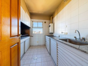 DUPLEX EN VENTA CON VISTA AL RÍO. PATIO EXCLUSIVO