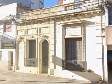 VENTA CASA LOTE. CERCA FACULT. IDEAL CONSTRUCTORA