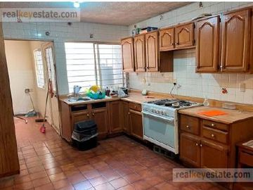 Casa en Venta en Las Torres, Monterrey, Nuevo León