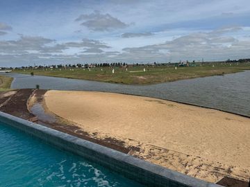 VENTA LOTE  FUNES LAKES FRENTE SUR - OPORTUNIDAD!!