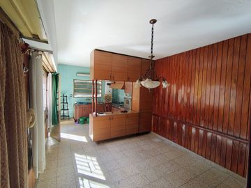 AMPLIA CASA 4 DORM CON BALCON ATERRAZADO Y PATIO