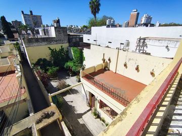 AMPLIA CASA 4 DORM CON BALCON ATERRAZADO Y PATIO