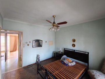 AMPLIA CASA 4 DORM CON BALCON ATERRAZADO Y PATIO