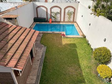 Venta casa 4 ambientes Villa Raffo pileta y jardín