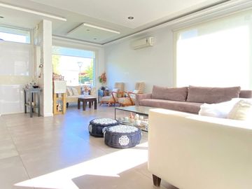 Venta Casa 1 Planta 5 Amb. Pileta a Laguna Cantón