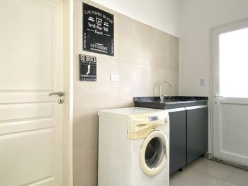 Venta Casa 1 Planta 5 Amb. Pileta a Laguna Cantón