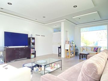 Venta Casa 1 Planta 5 Amb. Pileta a Laguna Cantón