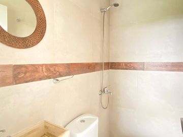 Venta Casa 1 Planta 5 Amb. Pileta a Laguna Cantón