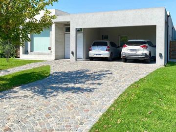 Venta Casa 1 Planta 5 Amb. Pileta a Laguna Cantón