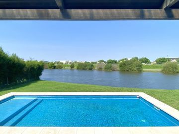 Venta Casa 1 Planta 5 Amb. Pileta a Laguna Cantón