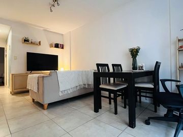 VENTA DEPTO 2 AMB CON BALCÓN Y PATIO  EXCELENTE