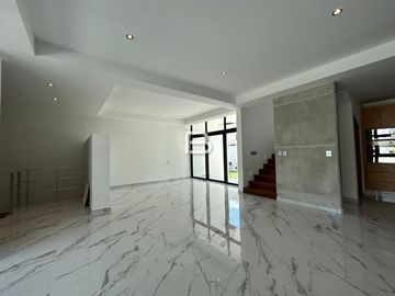 Puerto Cancun Laguna Uno Casa En Venta