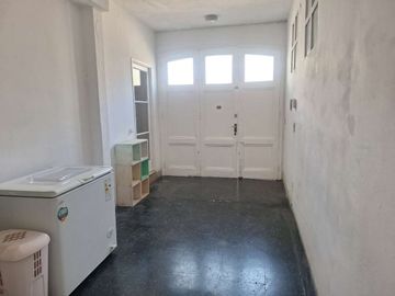 CASA 7 AMBIENTES EN VENTA CON PILETA PARQUE CHAS