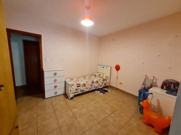 PH  CASA SARANDI TERRENO PROPIO PATIO TERRAZA GAR