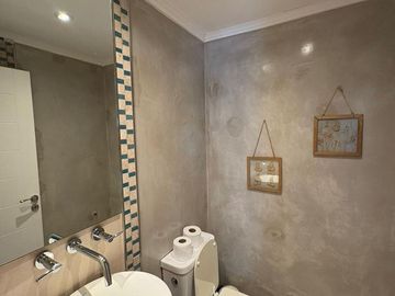 CASA EN VENTA 5 AMBIENTES EN LA CANDIDA