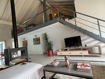 CASA EN VENTA 5 AMBIENTES EN LA CANDIDA