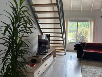CASA EN VENTA 5 AMBIENTES EN LA CANDIDA