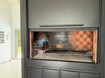 CASA EN VENTA 5 AMBIENTES EN LA CANDIDA
