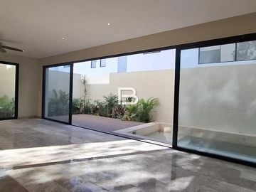En Venta Casa en Residencial Via Cumbres en Cancun