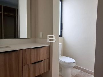 En Venta Casa en Residencial Via Cumbres en Cancun