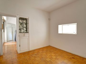 Venta dos ambientes en Retiro con Balcón