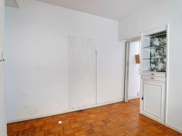 Venta dos ambientes en Retiro con Balcón