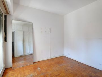 Venta dos ambientes en Retiro con Balcón