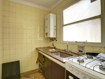 Venta dos ambientes en Retiro con Balcón